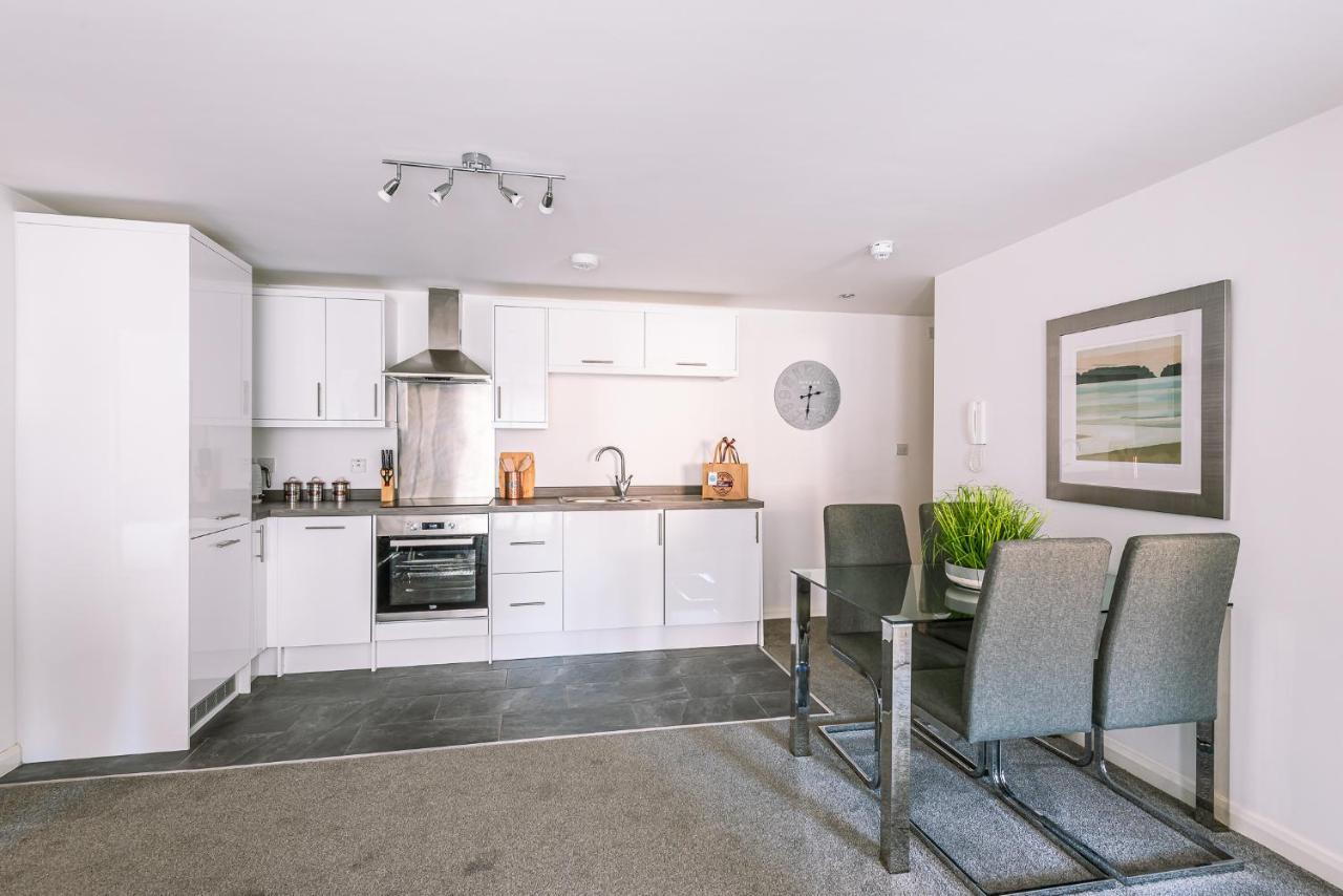 2 Bed Boutique With Free Parking Apartment