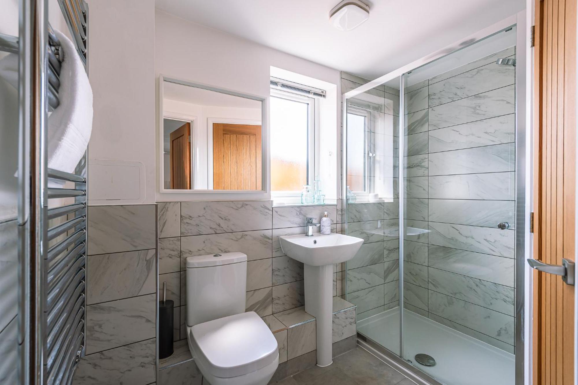2 Bed Boutique With Free Parking Apartment